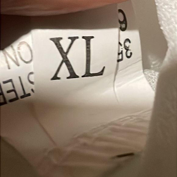 Free!!! Bundle of 3 new peasant crop tops - Picture 9 of 11